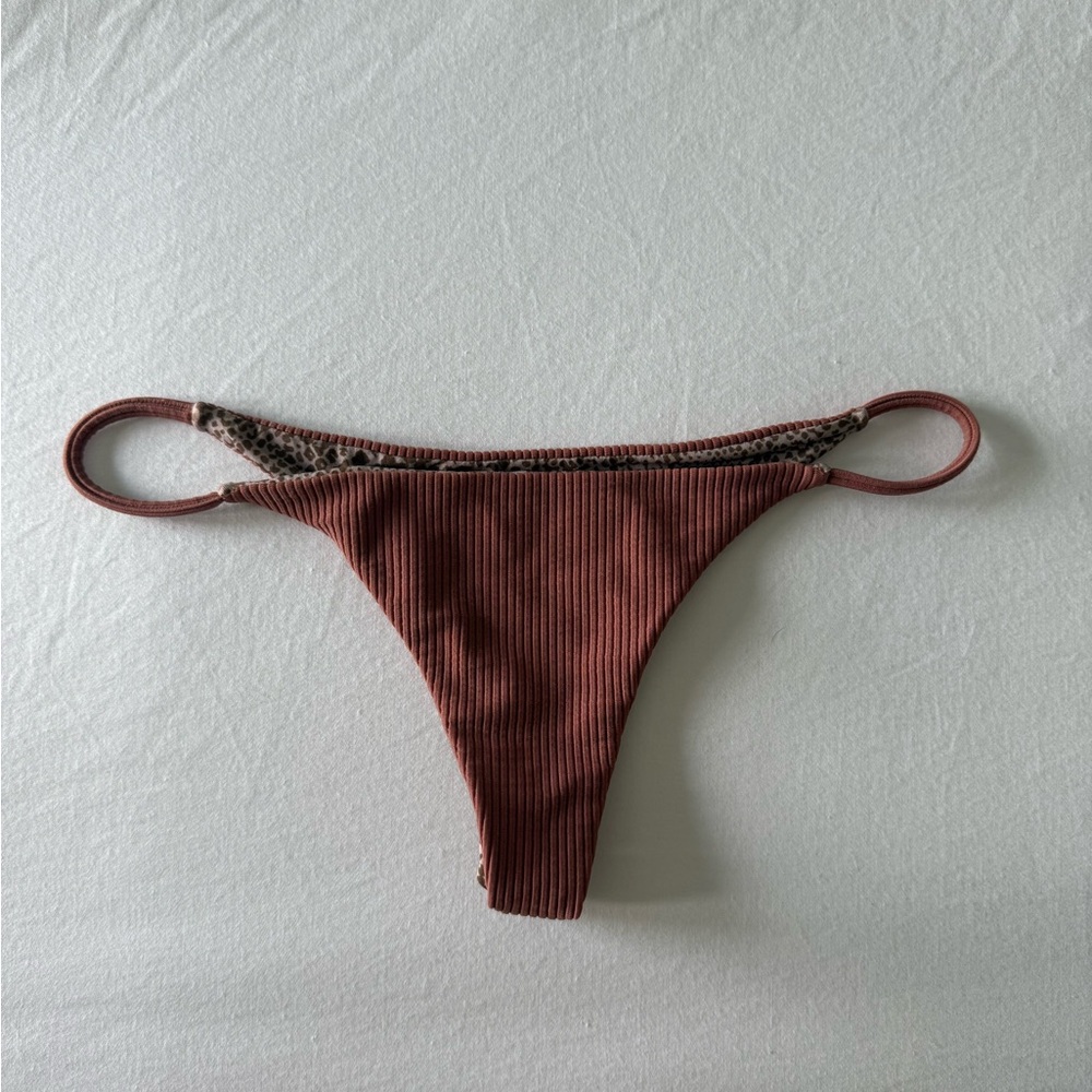Acacia Bottom